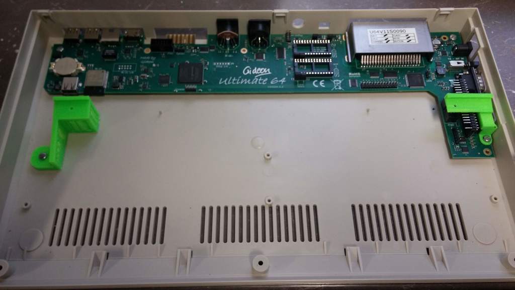 Ultimate64 Keyboard Montážní držák pro Commodore 64C