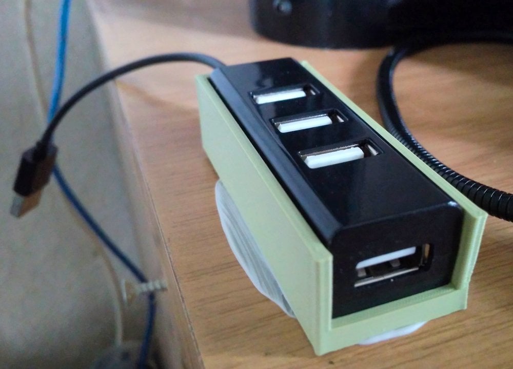 Držák USB hubu pro PC