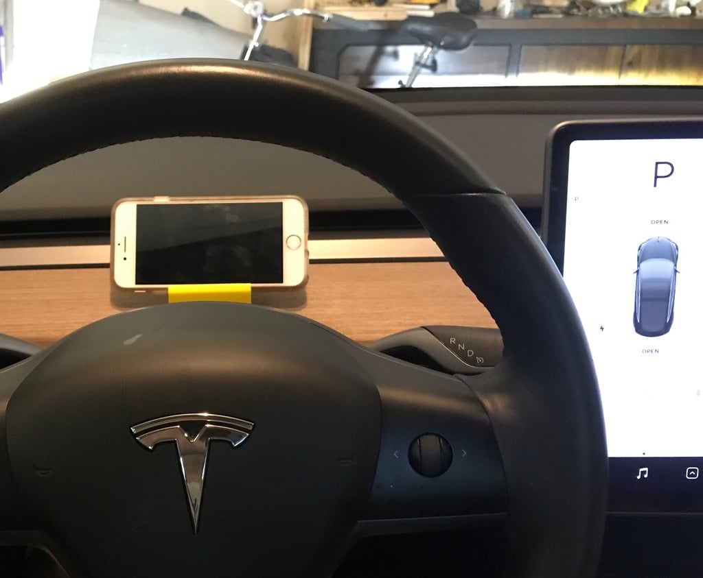 Držák telefonu Tesla Model 3 s ventilovým klipem