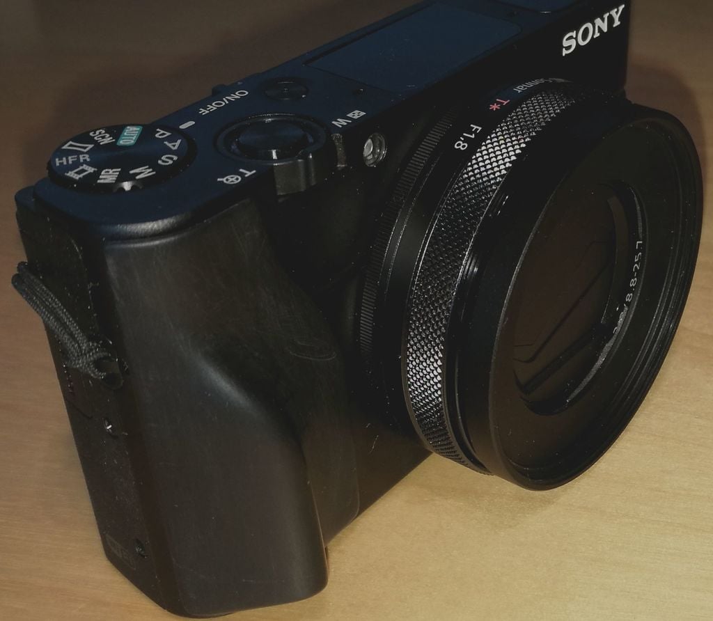 Grip pro kompaktní fotoaparát Sony RX100