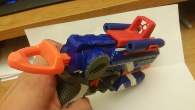 Nerf Dart držák s holografickými mířidly pro firestrike blaster