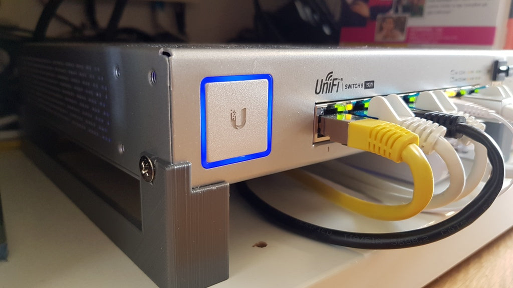 Držák Ubiquiti UniFi Switch 8 150w s prostorem pro Cloud Key