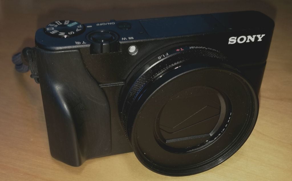 Grip pro kompaktní fotoaparát Sony RX100
