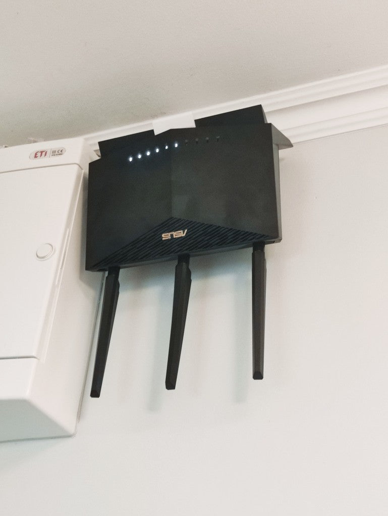Držák na stěnu pro router Asus RT-AX86U/S