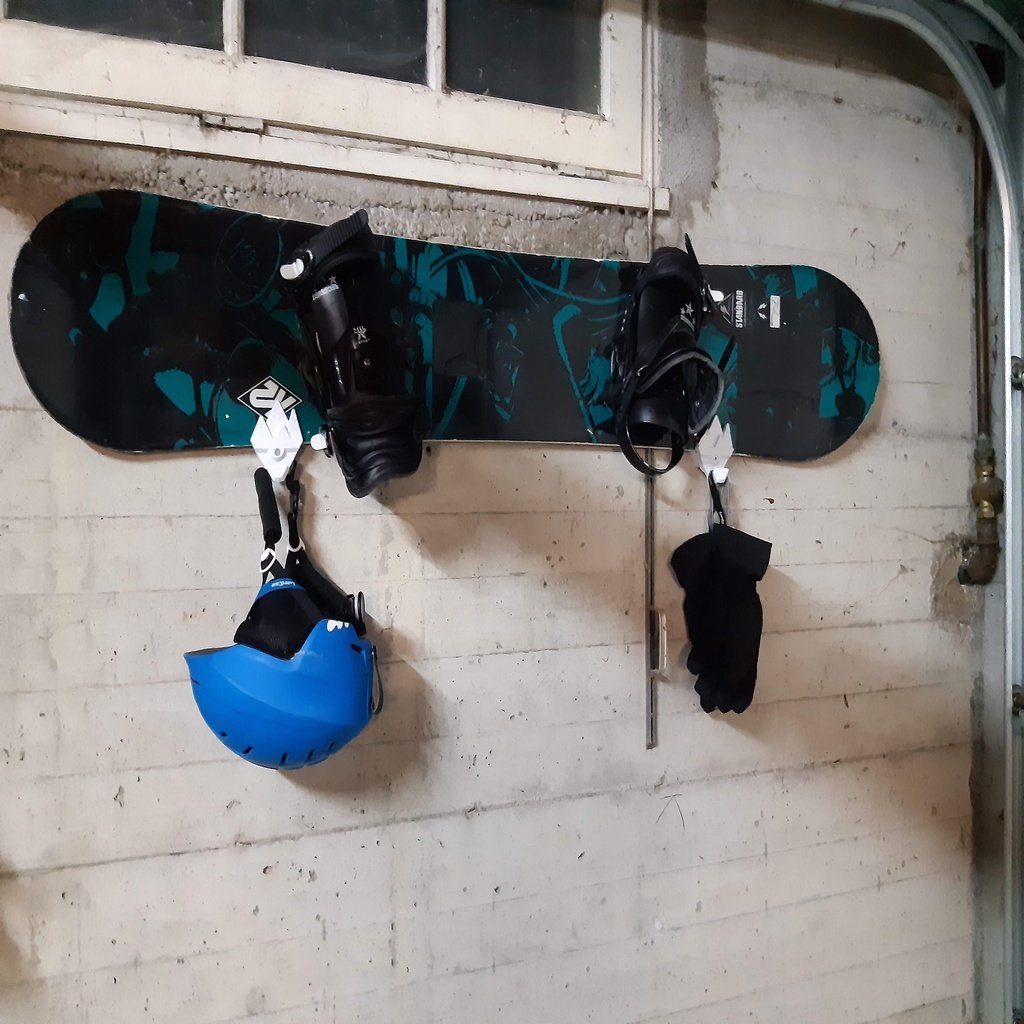 MOUNTain - nástěnný držák pro snowboard
