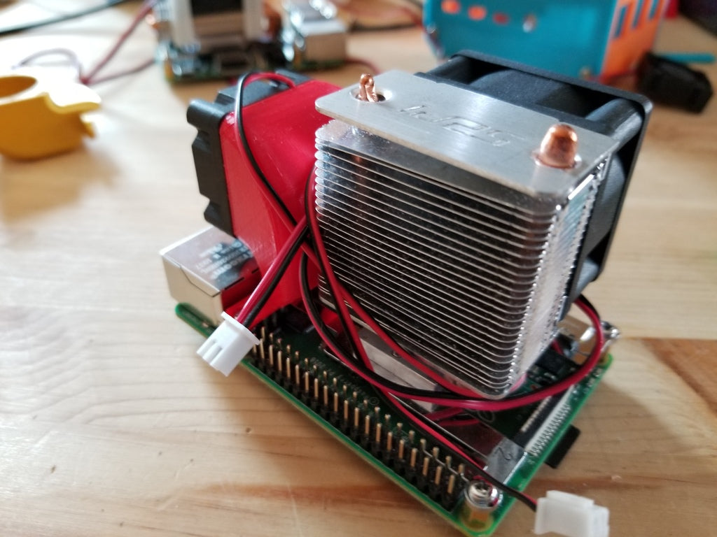 Sekundární ventilační kanál pro chladič Raspberry Pi Ice Tower Cooler