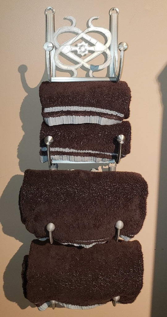 Propojený věšák na ručníky do koupelny