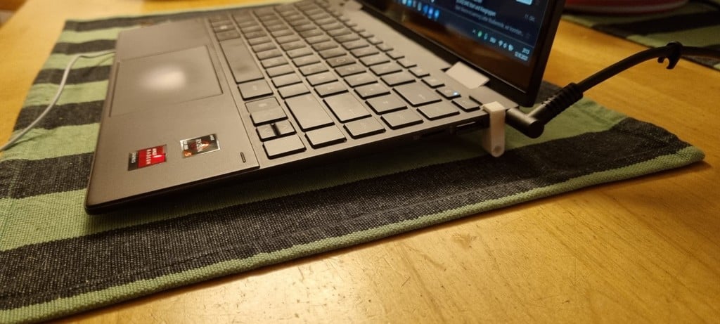 Stojan na notebook HP Envy x360 s chladicím efektem