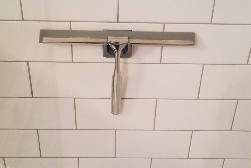 Držák stěrky do sprchy
