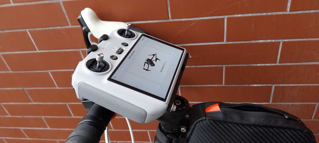 Držák DJI RC ovladače pro Mini 3 PRO pro MTB nebo závodní kolo s možností montáže Gopro Quadlock