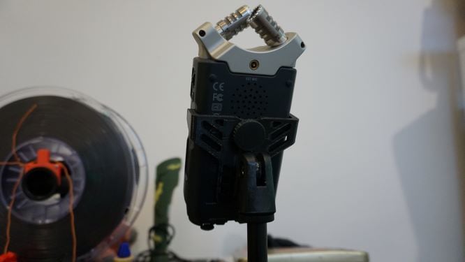 Držák na mikrofonní stojan Zoom H4n Pro