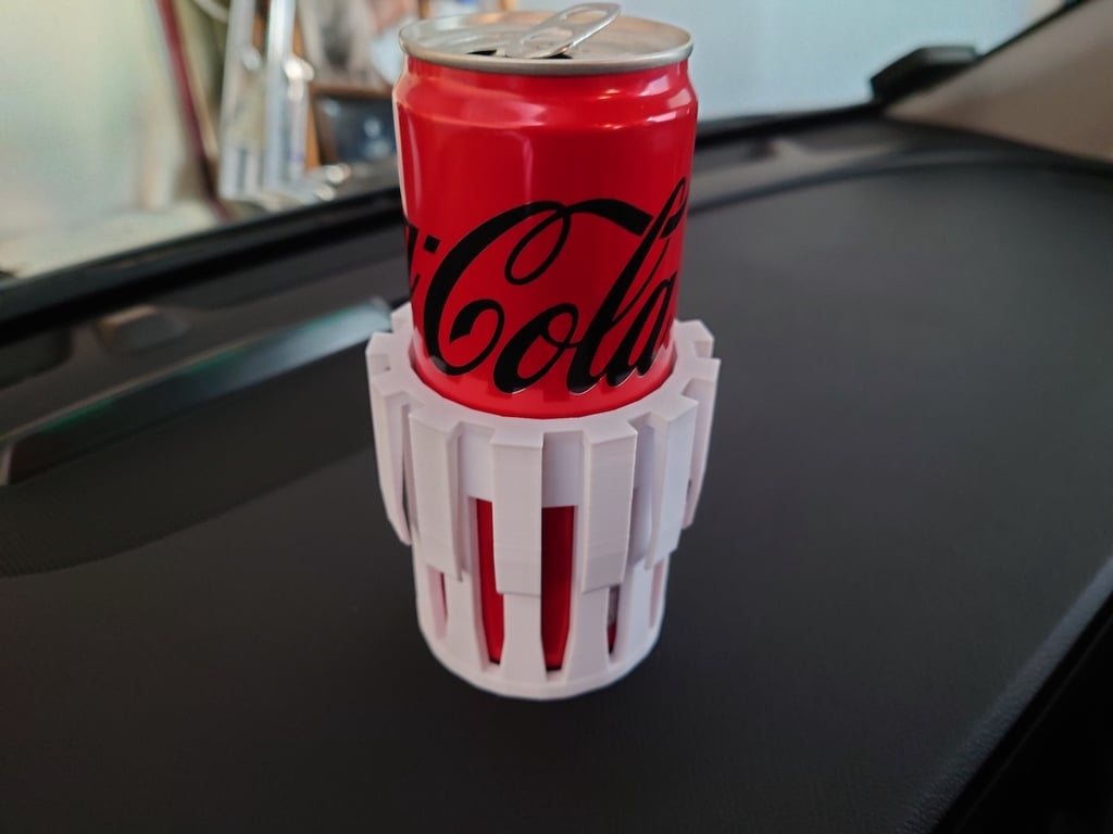 Adaptér držáku nápojů do auta pro úzké plechovky Coca Coly