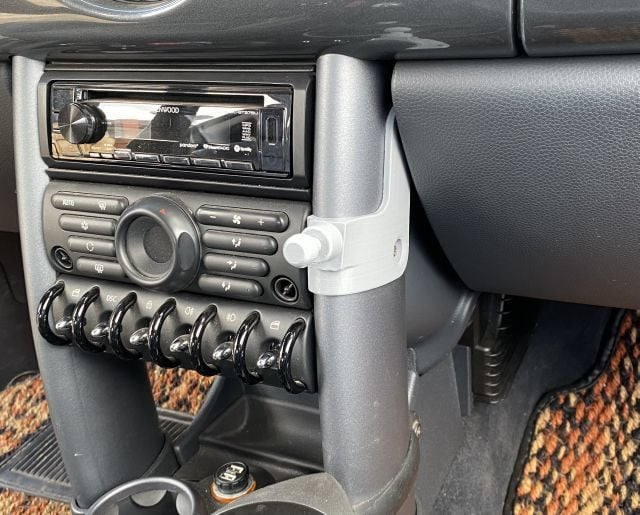 Mini Cooper R50, R52, R53 držák telefonu do auta s kulovým držákem