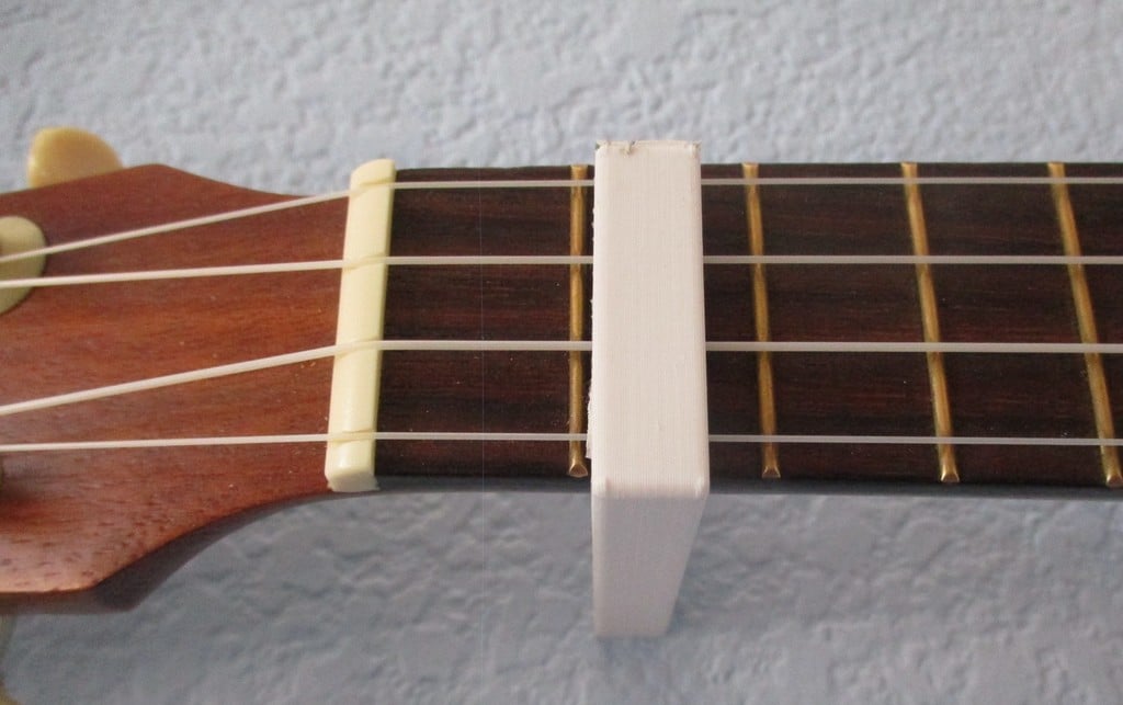 SIDEWAYS Nástěnný věšák/držák na ukulele