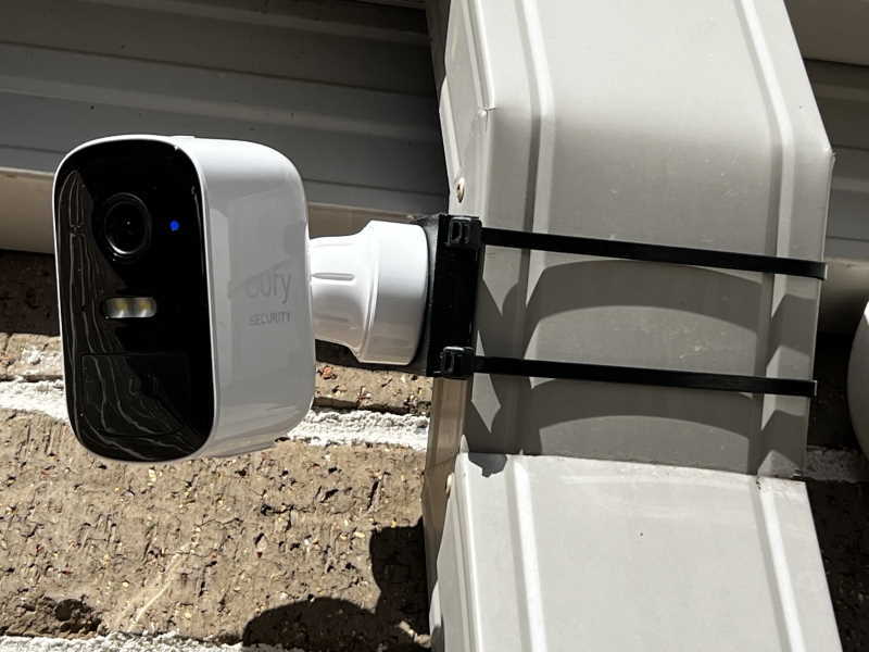 Plochá montáž pro Eufy Camera 2C s držáky na kabelové svazky