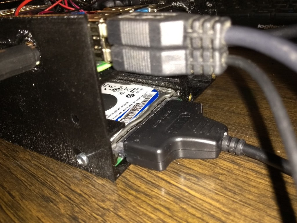 Stolní pouzdro pro Raspberry Pi 4B s prostorem pro napájecí zdroj a SATA disky