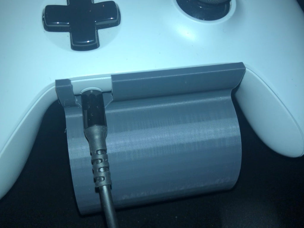 Stojan pro ovladač Xbox s výřezem pro sluchátka