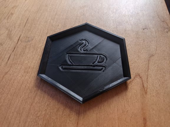 Jednoduchý geometrický hrnek na kávu