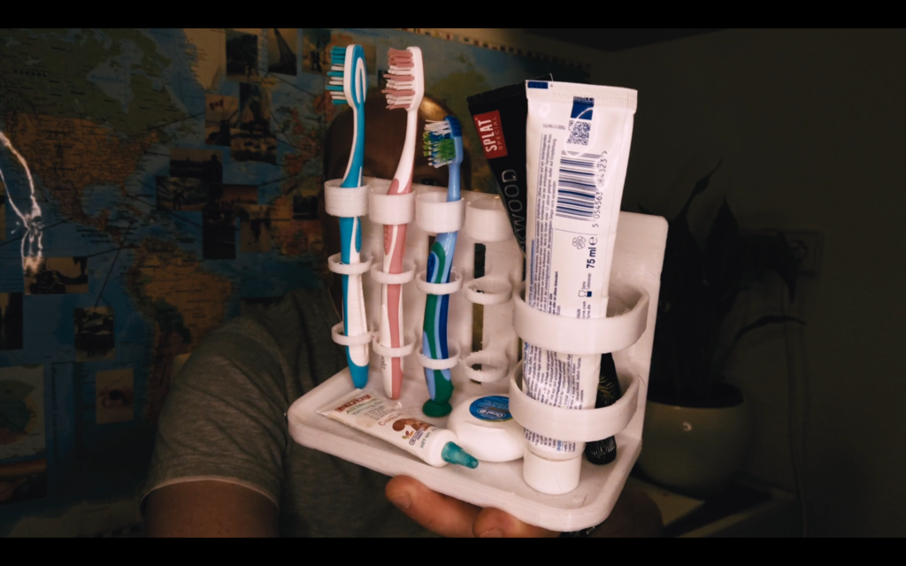 Koupelnový organizér pro držák na zubní kartáček a zubní pastu