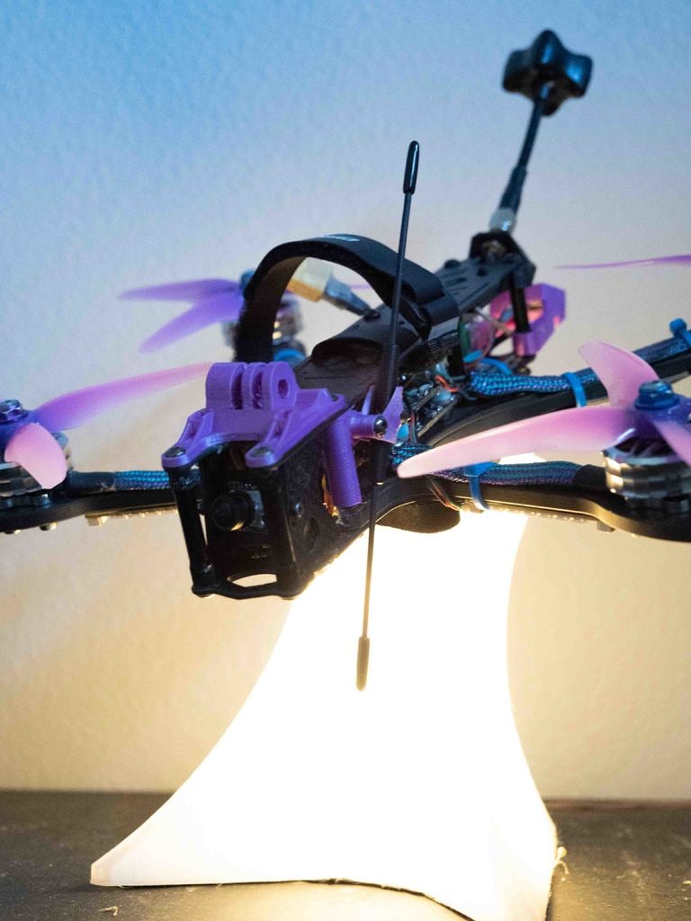 Univerzální vertikální držák antény Immortal T pro drony