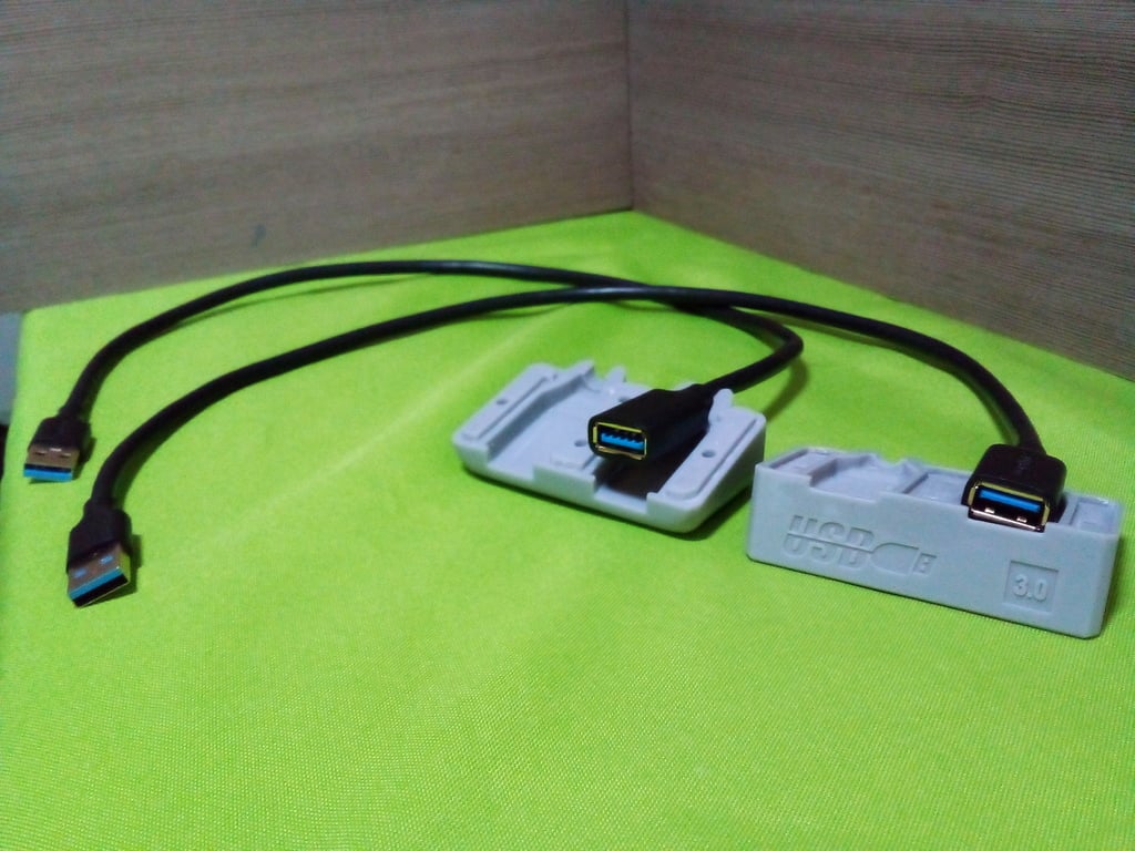 Držák/Organizér pro prodlužovací kabely Ugreen USB 3.0