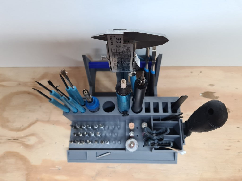 3D držák nástrojů pro pájení a Dremel