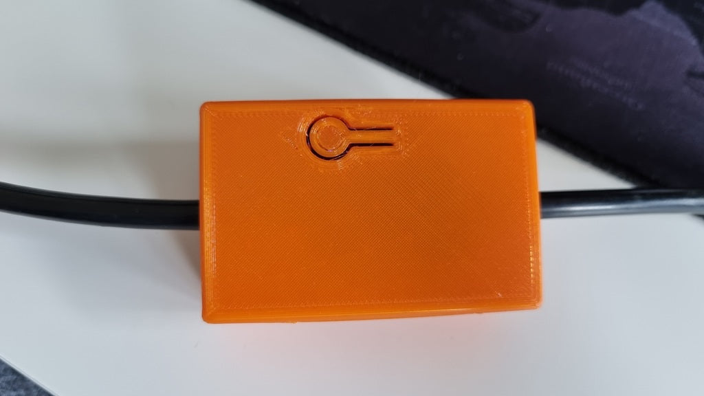 Mini zásuvka Sonoff - malý kufřík bez šroubů