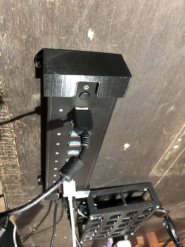 ORICO P10-U3-V1 držák pod stůl pro 10portový USB hub