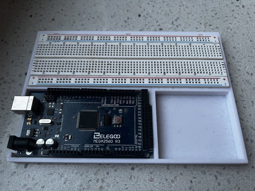 Držák Arduino Mega 2560 s prkénkem