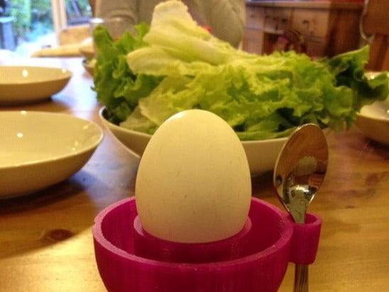 Kalíšek na vejce s držákem na vaječné skořápky a držákem na lžičku